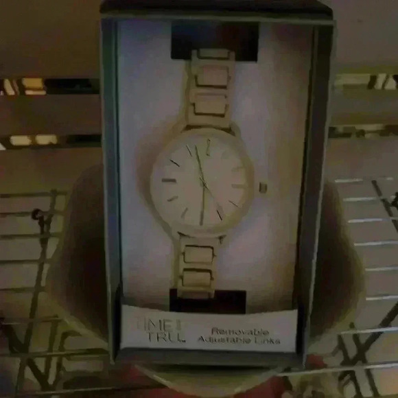 Ladies Tru and Time Pink Link bracelet watch - Picture 4 of 4